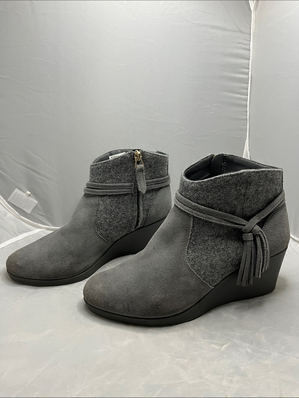 CROCS Women's Leigh Suede Wedge Bootie Ankle - Size 8